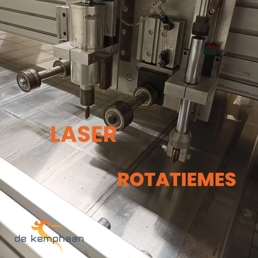 Machine CNC avec laser et lame rotative pour un traitement polyvalent des matériaux