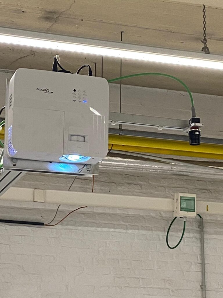 Projector / scanner CAD snijmachine